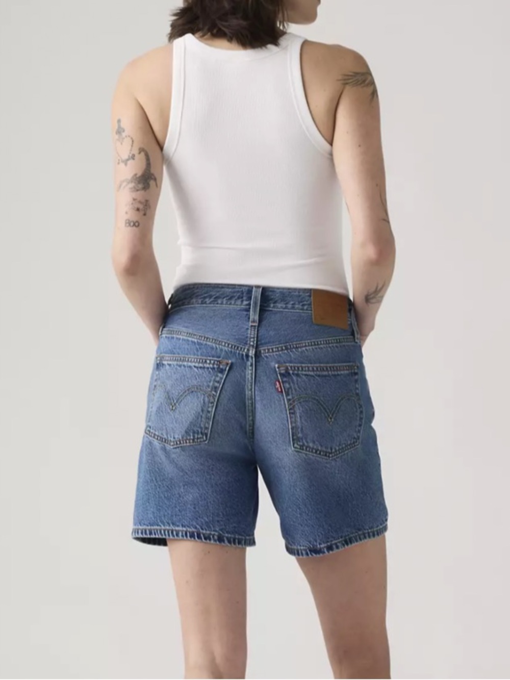 NWT Levi’s 501 Denim Mid Thigh Shorts
